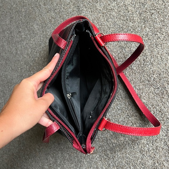 VTG 90s Y2K Leather Shoulder Bag Transformable to a Backpack Black & Red Retro - Picture 8 of 16